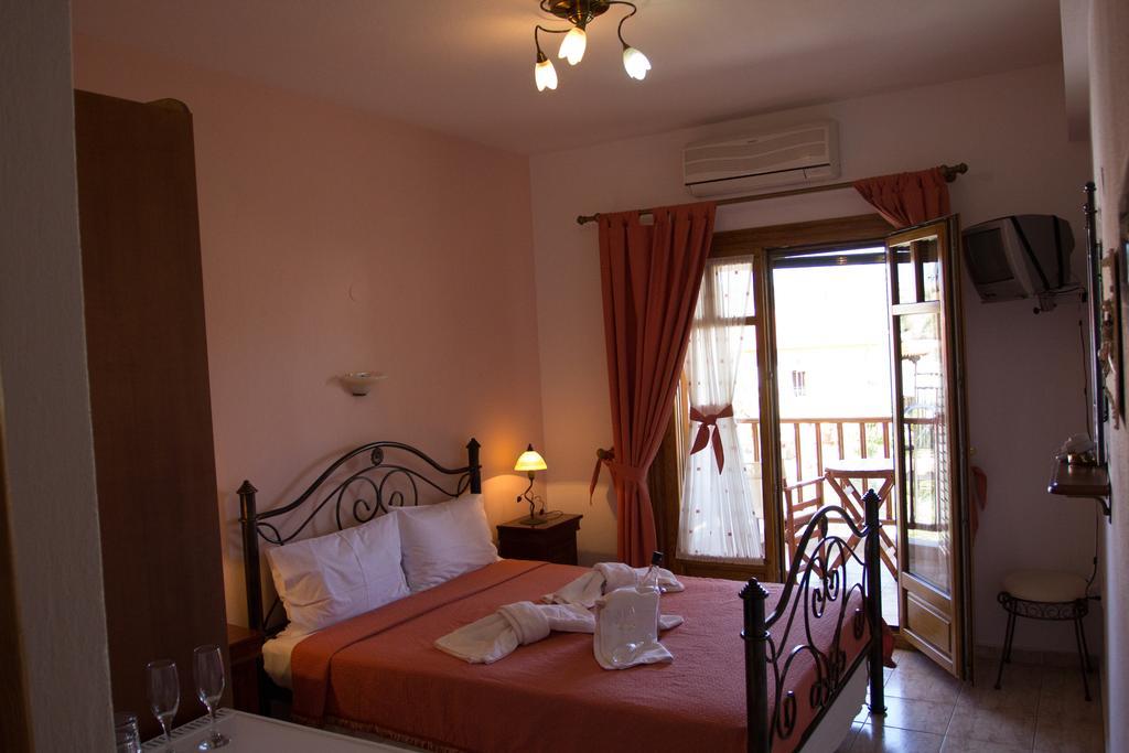 أمولياني Hotel Ismini الغرفة الصورة