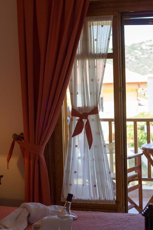 أمولياني Hotel Ismini الغرفة الصورة